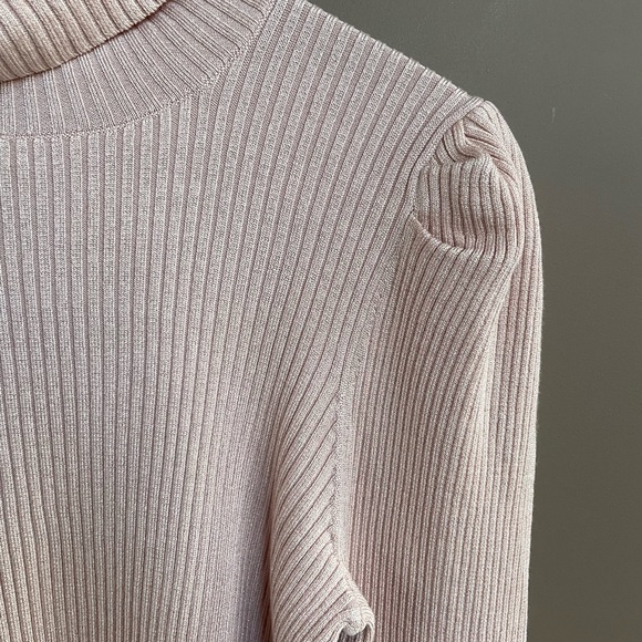 NWT 525 America Metallic Rib Puff Sleeve Sweater in Chalky Pink Size Large - Picture 6 of 13